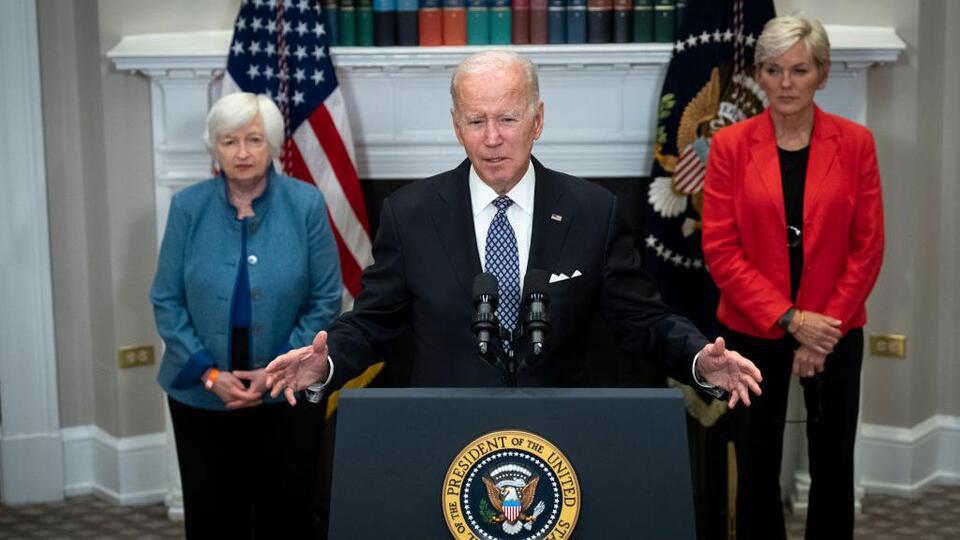 B﻿iden petrol şirketlerini hedef aldı: 'Savaştan kâr etmeyi bırakıp üretimi artırın'