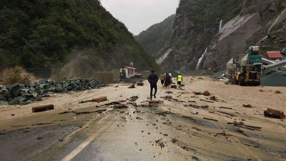 Karadeniz için yağmur uyarısı! Rize ve Artvin'de sel tehlikesi