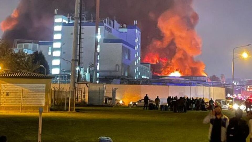 Tekstil fabrikasında büyük yangın!