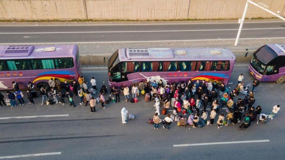 Ç﻿in Zengju kentinde Covid önlemlerini artırdı, yeni iPhone 14'lerin üretimi aksayabilir