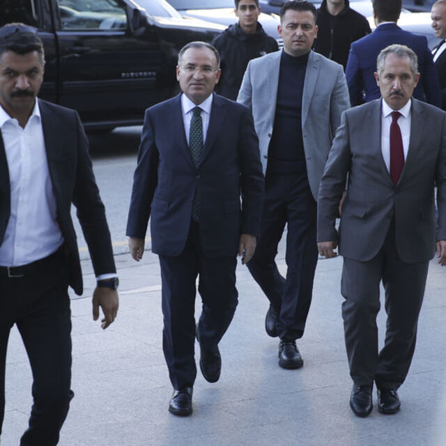 AK Parti başörtüsü için siyasi partileri ziyaret