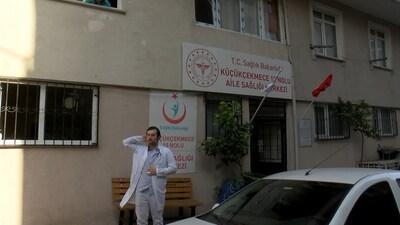 Muayene sırası tartışmasında doktorun parmağını kırdı!