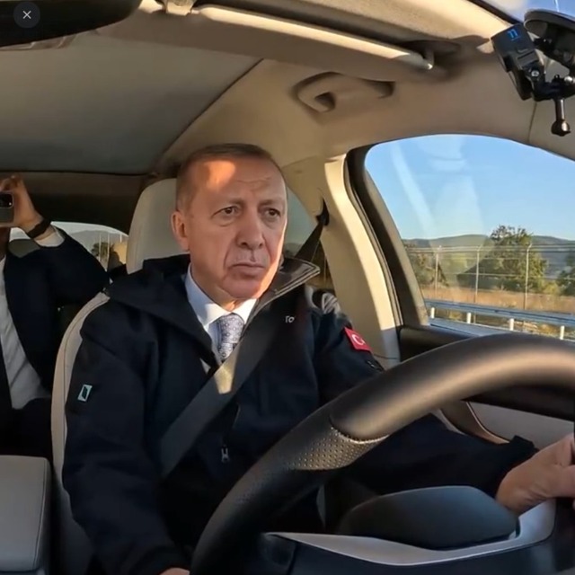 Cumhurbaşkanı Togg yolculuğunu paylaştı