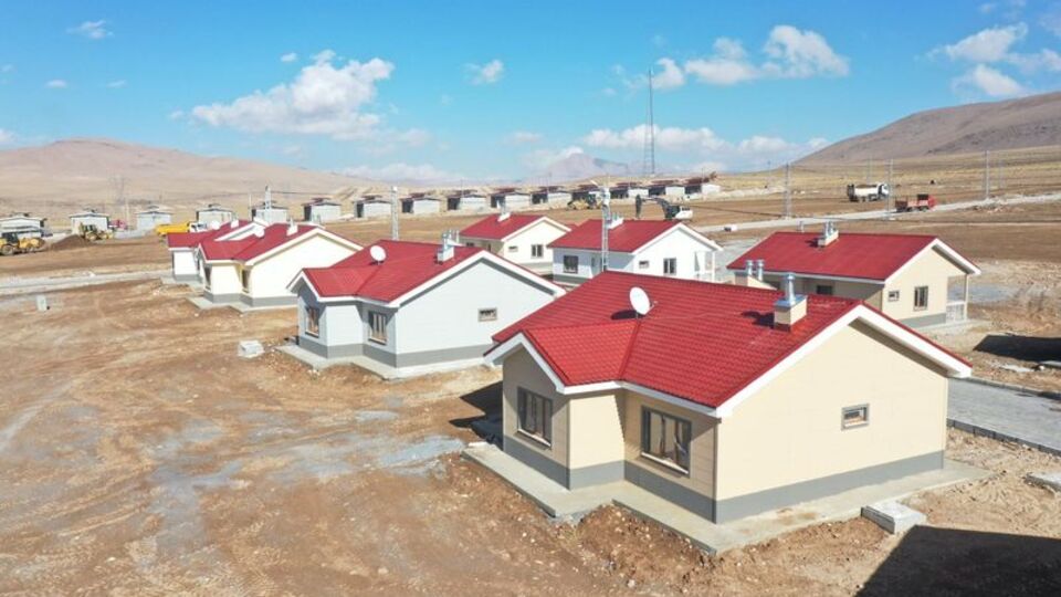 75 depremzedeye konut teslimi yapıldı