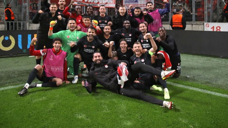 Sivasspor'dan zirve pozu!