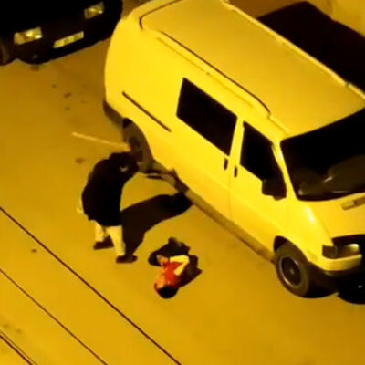 O anlar kamerada! Anneden çocuğa feci şiddet!