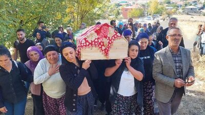 Metrobüs durağında öldürülmüştü! Kadınlar uğurladı