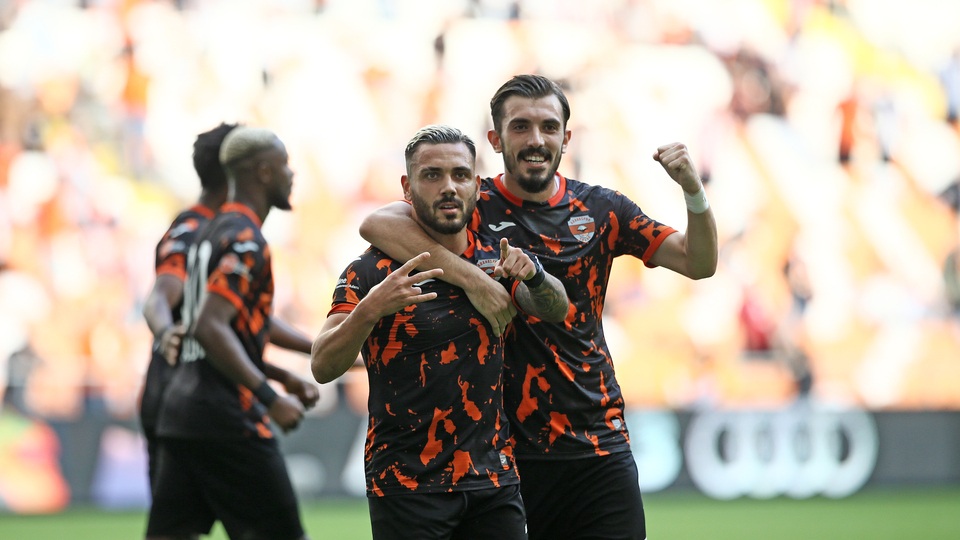 5 gollü maçta kazanan Adanaspor