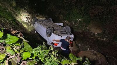 Düzce'de otomobil devrildi: 3 yaralı