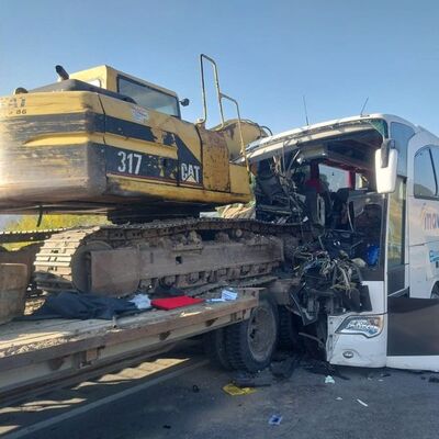 Tur otobüsü kazasında camdan fırladı: 3 ölü, 8 yaralı