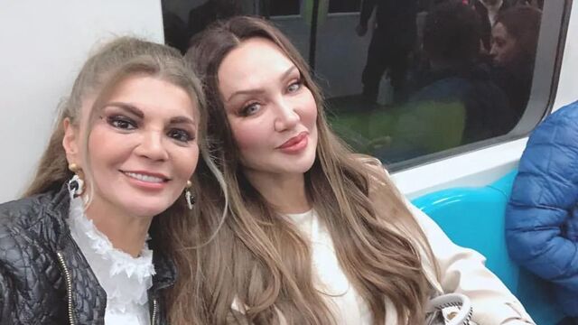 Ünlü şarkıcı metroda