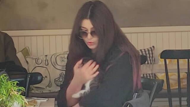 Deniz Çakır'ın kedi sevgisi