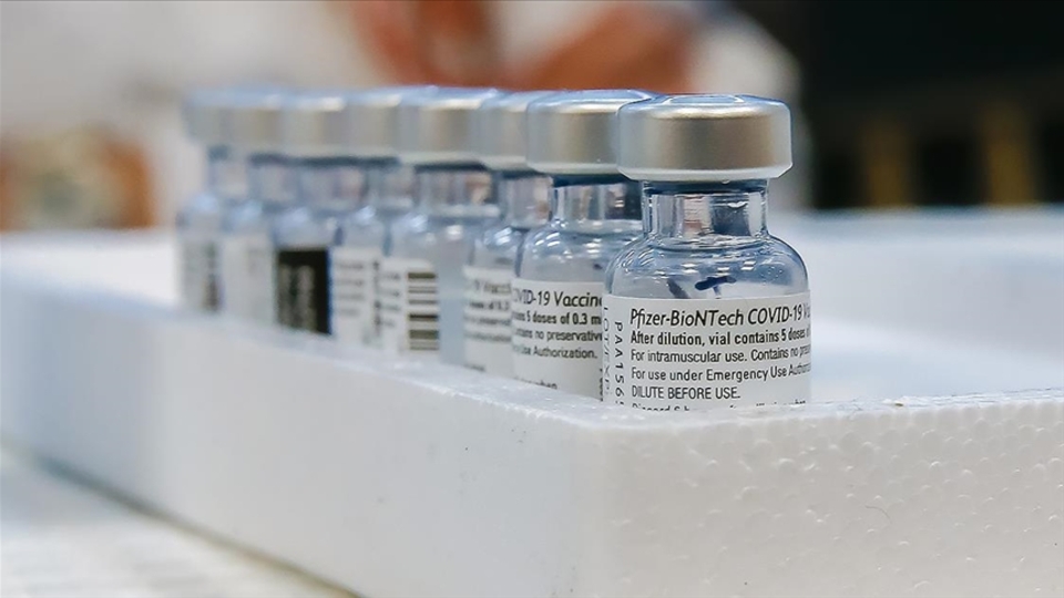 BioNTech, 2022 için Covid-19 aşısı geliri tahminini 16-17 milyar euroya yükseltti