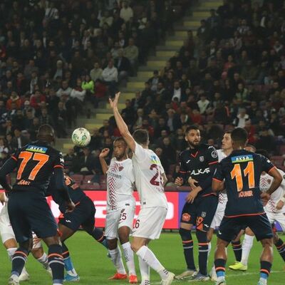Başakşehir puanı 90'da kurtardı!
