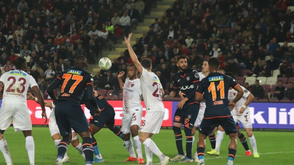 Başakşehir puanı 90'da kurtardı!