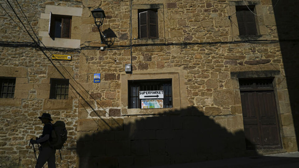 Köylerin terk edilmesine ilginç çözüm