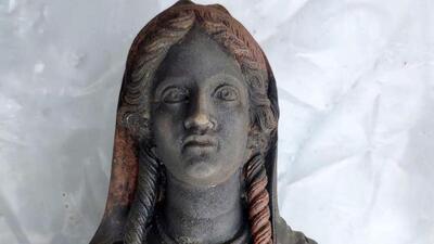 İ﻿talya'da 2 bin 300 yıllık keşif: Çok iyi durumda 24 bronz heykel gün yüzüne çıkarıldı