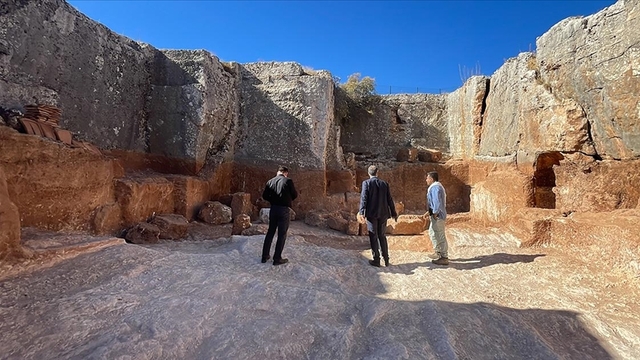 Perre Antik Kenti'nde 1800 yıllık taş ocağı bulundu