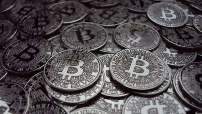 Bitcoin 2 yılın dibinden döndü