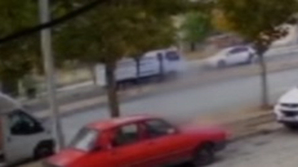 Kamyonetin çarptığı yaya kurtarılamadı