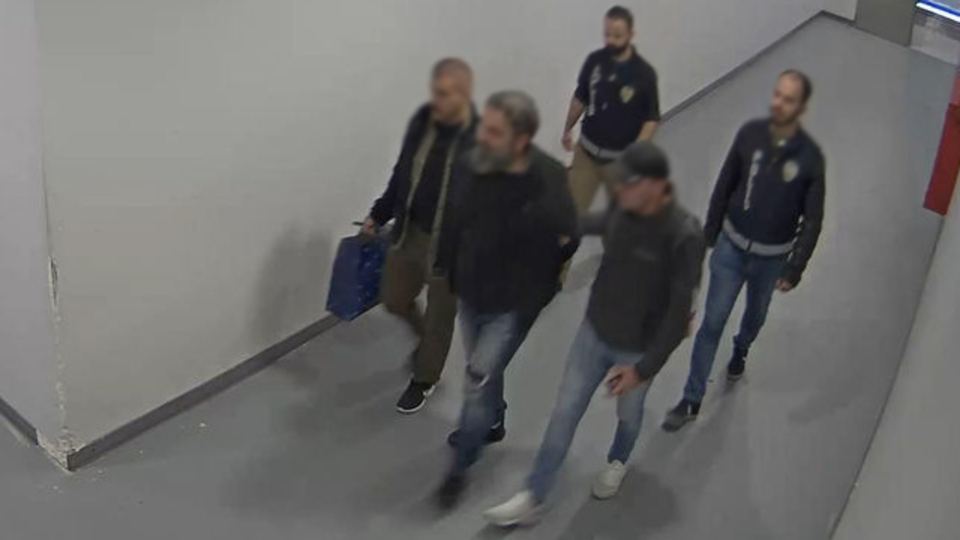 Kırmızı bültenle aranıyordu, Türkiye'ye getirildi