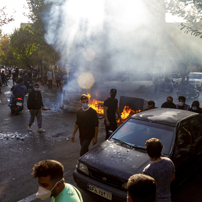İran'da bazı protestocular idamla yargılanıyor
