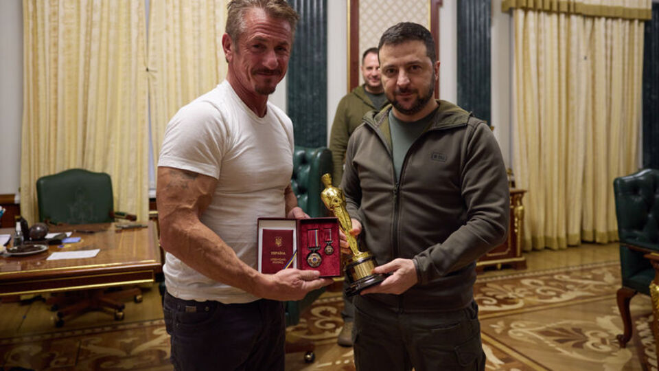 Kazandığı Oscar'ı Zelenskiy'e hediye etti