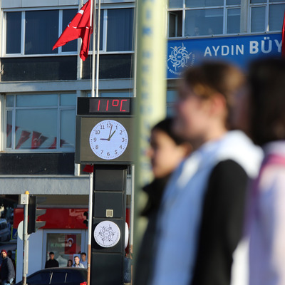 Saat 09.05'te zaman durdu