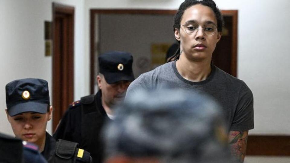 Brittney Griner: Rusya'da mahkum olan basketbol yıldızı zorunlu çalışma kampına gönderildi