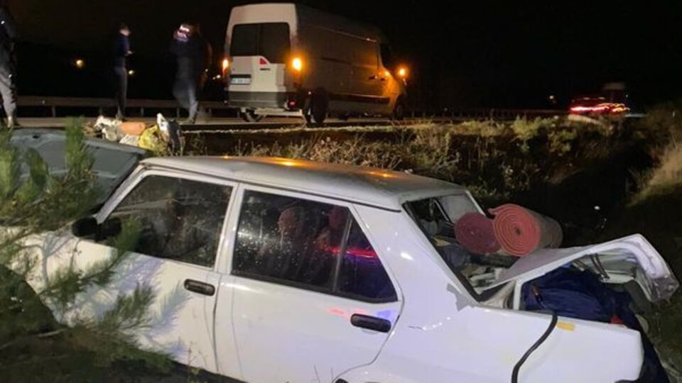 Evli çifti trafik kazası ayırdı