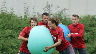 Akman kardeşler yuvadan uçabilir!