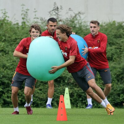 Akman kardeşler yuvadan uçabilir!