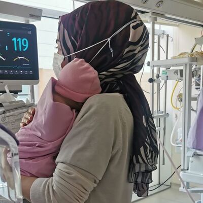 Birkaç gün önce doğmuş! Sokağa bıraktılar!