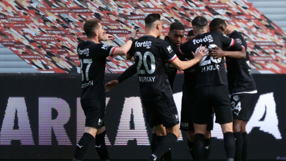 Pendikspor 3 puanı 3 golle aldı