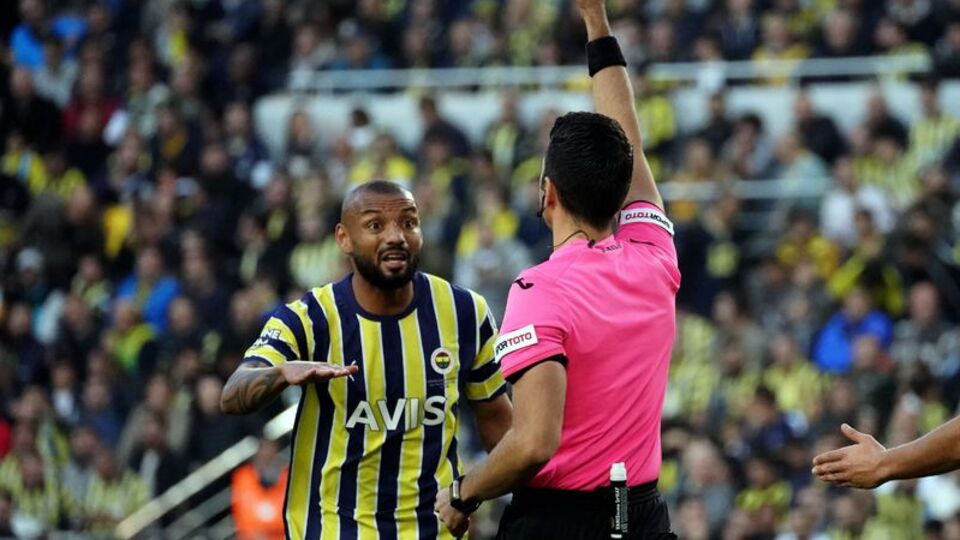 İki maçtır 10 kişi kalıyor!