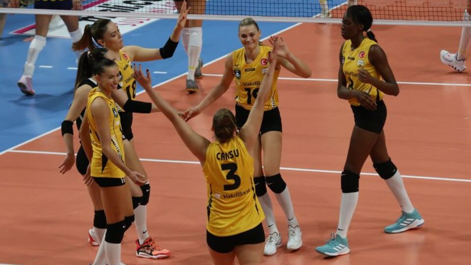 Vakıfbank, Fenerbahçe Opet'i mağlup etti