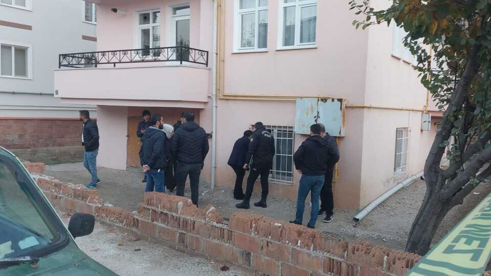 Rehine kâbusunda ikinci gün! 18 saat sonunda ikna edildi