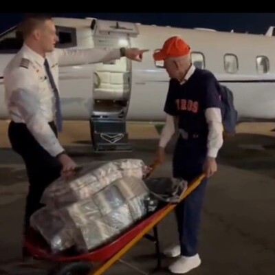 75 milyon dolar kazandı, parayı el arabasıyla uçağa taşıdı