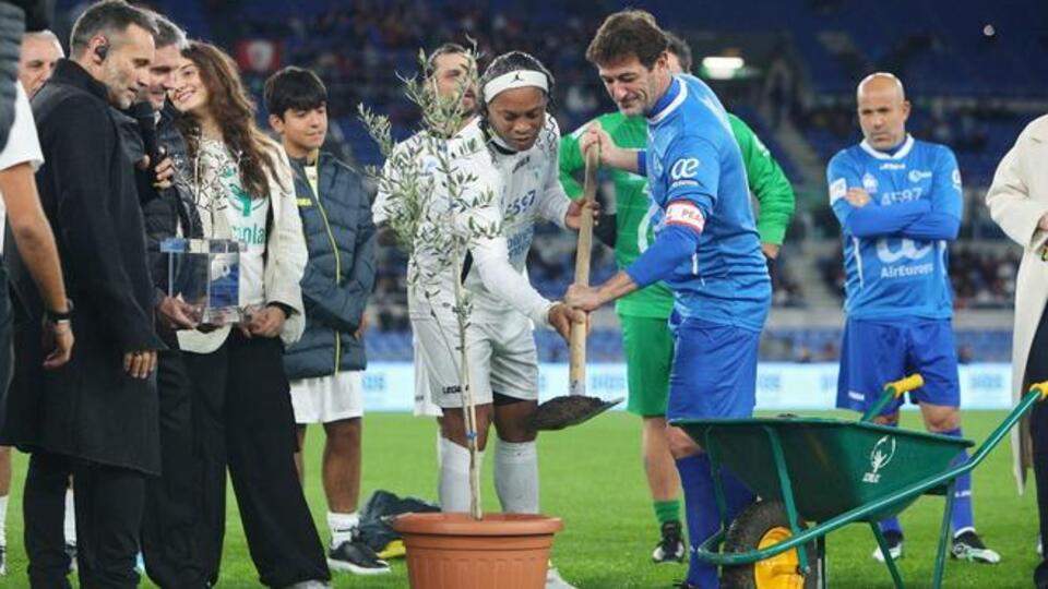 Yıldızlar 'Barış Maçı'nda sahaya çıktı