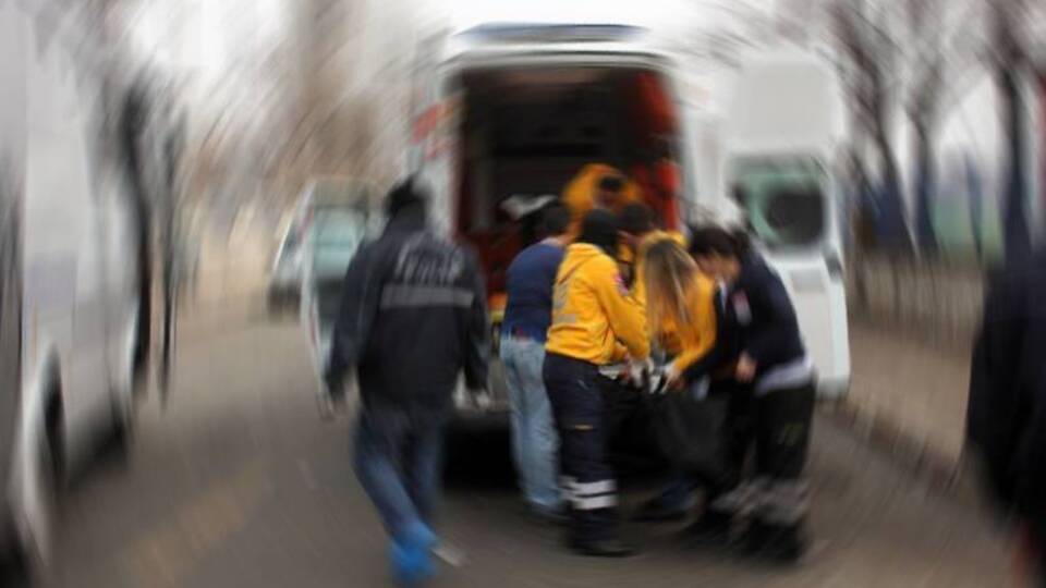 Halk otobüsünün çarptığı 2 kadın öldü