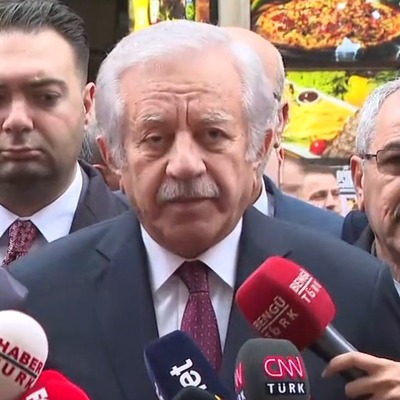 MHP'li vekiller İstiklal Caddesi'nde