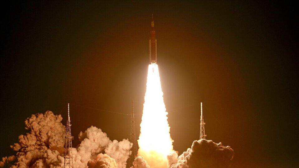 NASA, Artemis 1 roketini fırlattı