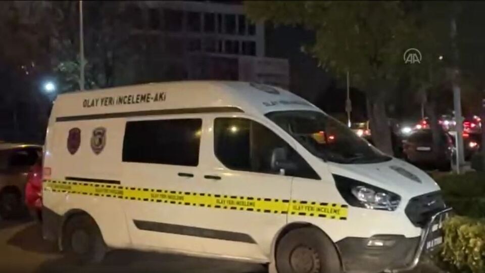 İYİ Parti İBB Belediye Meclis Üyesi'nin aracına silahlı saldırı