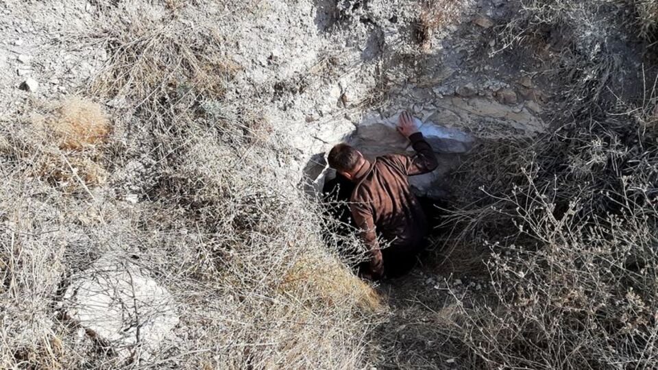 Atatürk Barajı'nın suları çekilince ortaya çıktı