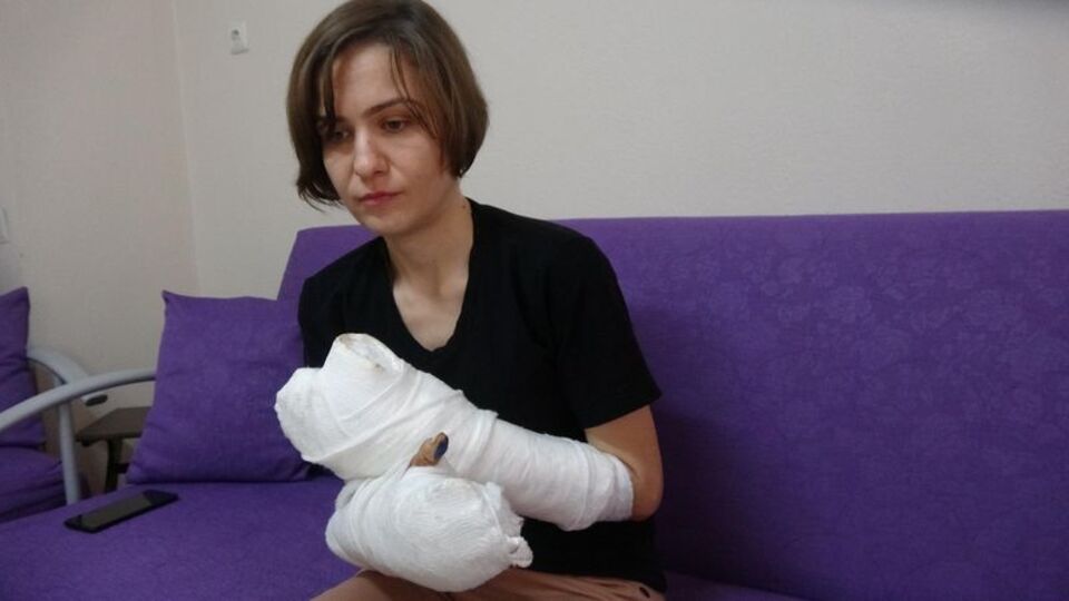 Eski eşi baltayla saldırdı! 5 parmağı koptu! Cezası belli oldu!