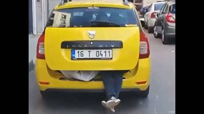 Taksideki yolcu şaşırttı!