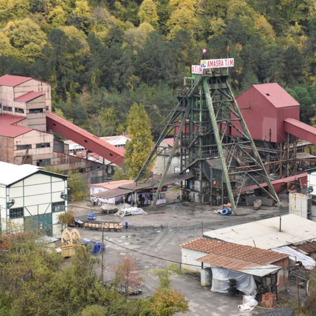 Facia sonrası yangın devam eden ocakta 4. baraj yapılıyor