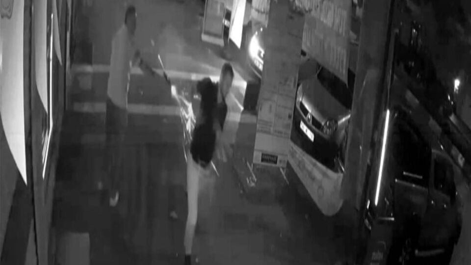 "Pes" dedirten olay! Sattığı silahla öldürüldü!