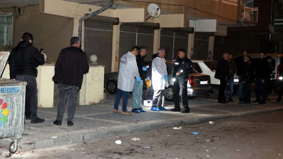 3 polis ile 1 bekçiyi bıçaklayan saldırgan öldü