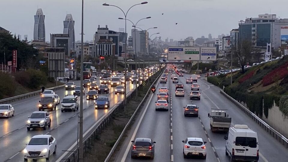 İstanbul'da ara tatil sonrası trafik yoğunluğu yüzde 53!